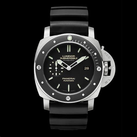 panerai luminor submersible amagnetic mit kautschukband|panerai luminor 389.